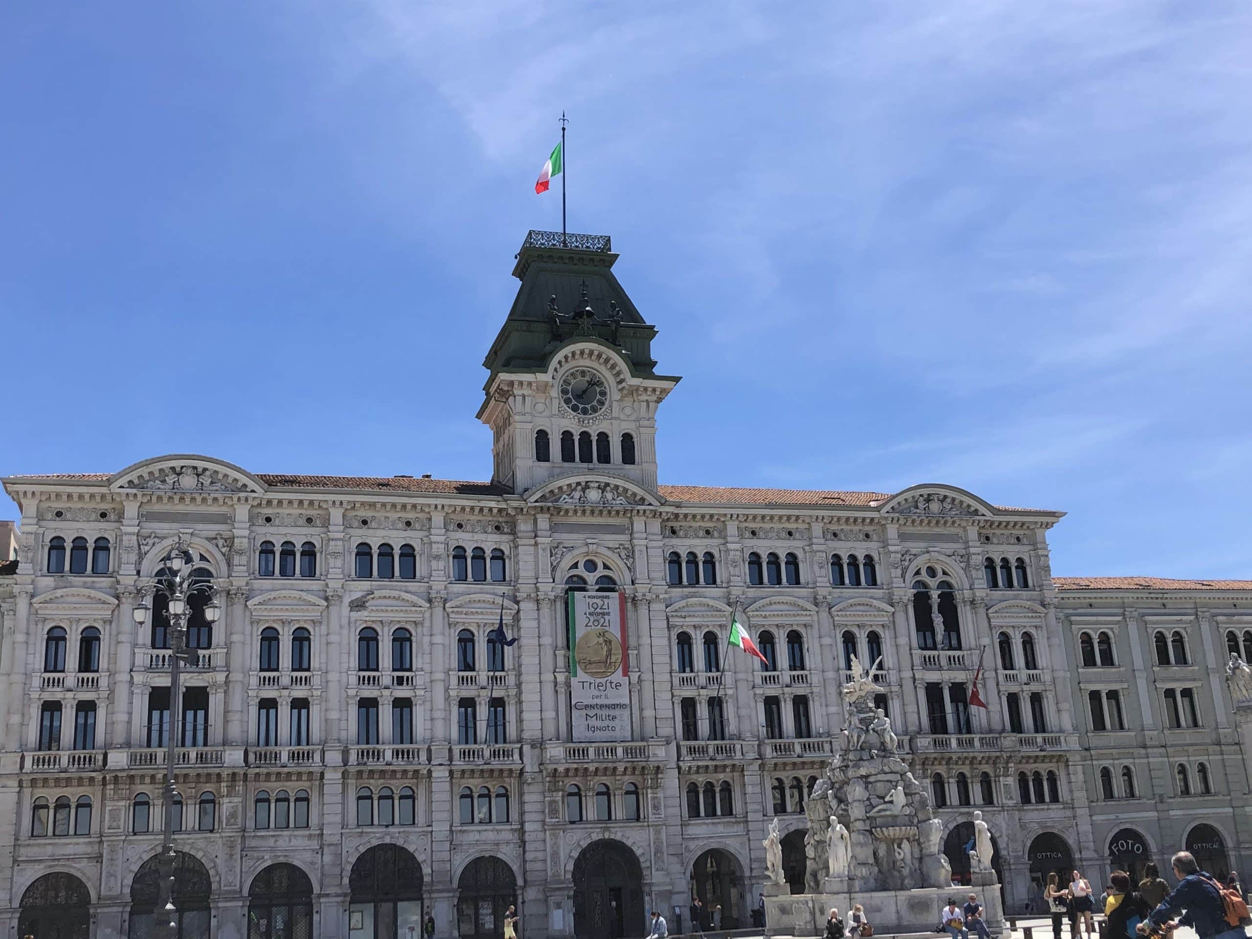 Trieste - Municipio, Piazza Unita